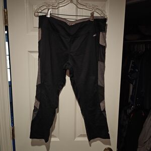 Avia Black and Gray Leggings